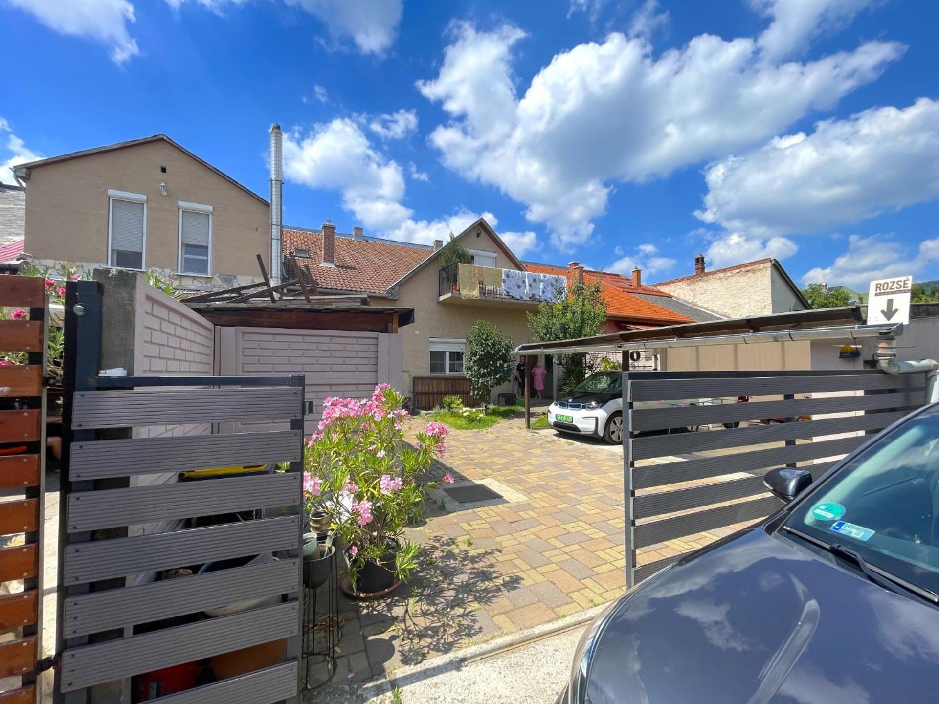 Rozse Apartman-Tetoter Apartment Budaors Ngoại thất bức ảnh
